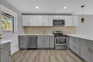 2189 S Coors Cir, Lakewood, CO 80228 - Photo 11