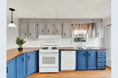 231 Dahlia Street, Bennett, CO 80102 - Photo 7