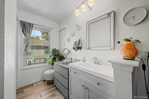 1685 S Blackhawk Way, Aurora, CO 80012 - Photo 19
