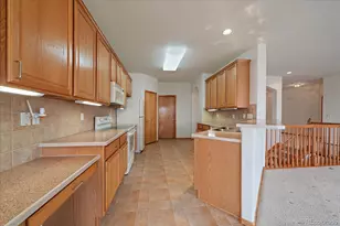 22885 E Canyon Pl, Aurora, CO 80016 - Photo 13