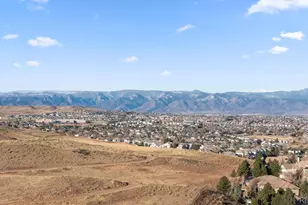 10205 Bluffmont Dr, Lone Tree, CO 80124 - Photo 33