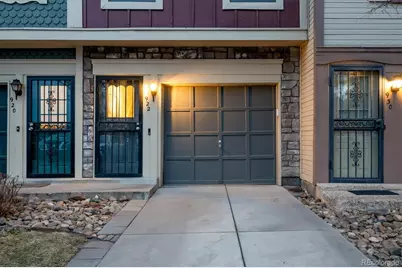 922 S Paris Court, Aurora, CO 80012 - Photo 3