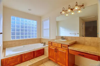 15746 E Aberdeen Avenue, Centennial, CO 80016 - Photo 27