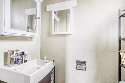 990 Toledo Street, Aurora, CO 80011 - Photo 9