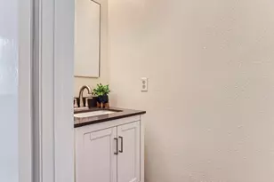 1662 S Blackhawk Way, Aurora, CO 80012 - Photo 5