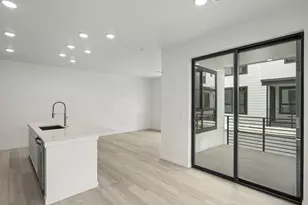 2060 S Holly St, Denver, CO 80222 - Photo 9