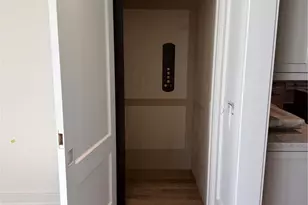 888 S Franklin St, Denver, CO 80209 - Photo 9