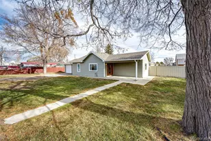 1548 Arapahoe St, Strasburg, CO 80136 - Photo 5