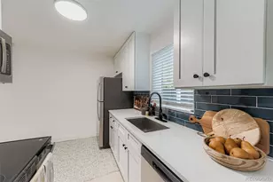 2985 Ivanhoe St, Denver, CO 80207 - Photo 11