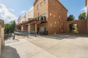 190 Roslyn St, Denver, CO 80230 - Photo 29