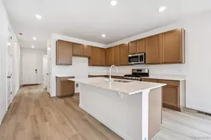 9161 Telluride Ct, Commerce City, CO 80022 - Photo 7