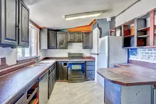7789 Greenleaf Ln, Denver, CO 80221 - Photo 3