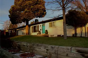 2704 S Zurich Ct, Denver, CO 80236 - Photo 3