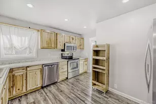 740 Newark St, Aurora, CO 80010 - Photo 5