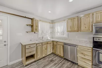 740 Newark Street, Aurora, CO 80010 - Photo 5