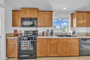 336 Lilac Cir, Lochbuie, CO 80603 - Photo 9
