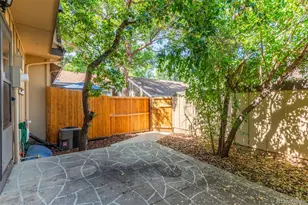 8752 E Amherst Dr, Denver, CO 80231 - Photo 29