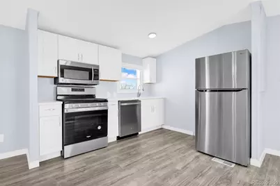 4210 E 100 Th Avenue, Thornton, CO 80229 - Photo 7