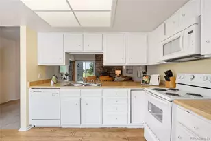 2063 S Worchester Way, Aurora, CO 80014 - Photo 7