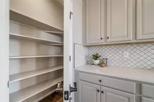 5014 N Tempe St, Aurora, CO 80019 - Photo 5
