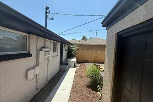 3311 Jasmine St, Denver, CO 80207 - Photo 9
