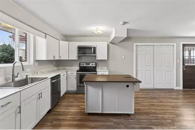 9022 W Washburn Place, Lakewood, CO 80227 - Photo 3