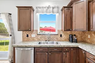 12713 E 105th Pl, Commerce City, CO 80022 - Photo 7