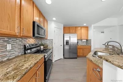 7790 S Quatar Court, Aurora, CO 80016 - Photo 9