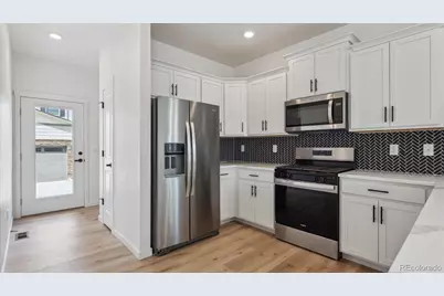341 N Bersshine Street, Watkins, CO 80137 - Photo 5