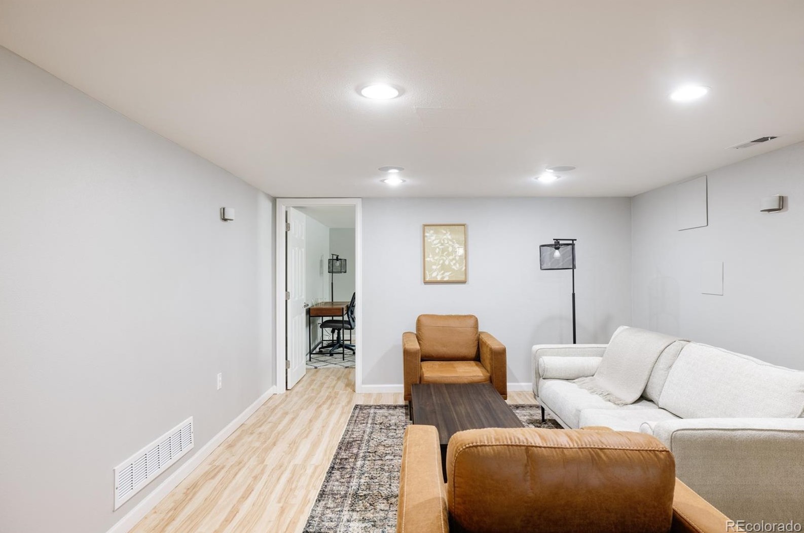 1390 Dahlia St, Denver CO  80222-3414 exterior
