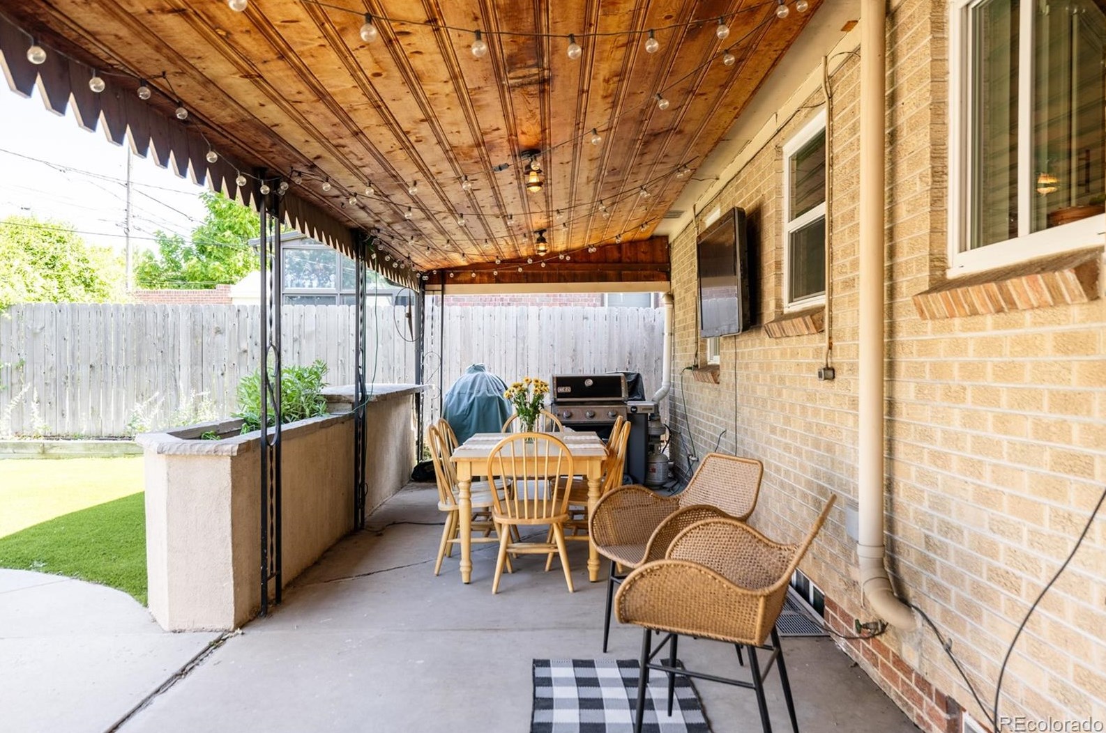 1390 Dahlia St, Denver CO  80222-3414 exterior