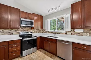 952 S Quintero Ct, Aurora, CO 80017 - Photo 7