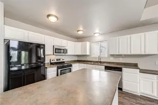 2308 S Genoa Way, Aurora, CO 80013 - Photo 13