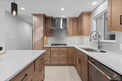 642 S Racine Street, Aurora, CO 80012 - Photo 9