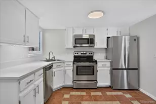 982 S Dearborn Way, Aurora, CO 80012 - Photo 13