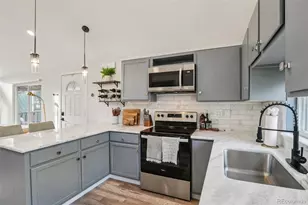 10205 E Peakview Ave, Englewood, CO 80111 - Photo 13