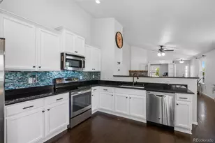 10288 Olathe Way, Commerce City, CO 80022 - Photo 15