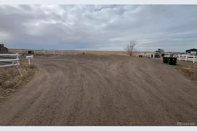 1231 N County Road 125, Bennett, CO 80102 - Photo 5