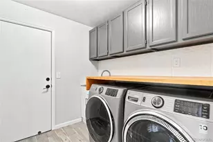 1721 E Phillips Ave, Centennial, CO 80122 - Photo 7