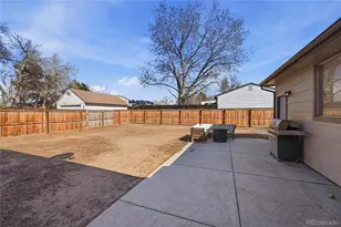 1090 S Newark St, Aurora, CO 80012 - Photo 29