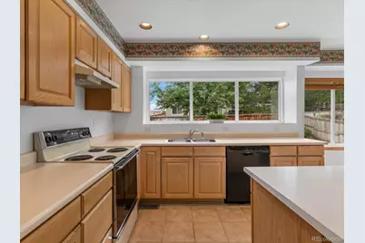 9748 Spring Hill Drive, Highlands Ranch, CO 80129 - Photo 15