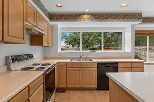 9748 Spring Hill Dr, Highlands Ranch, CO 80129 - Photo 15