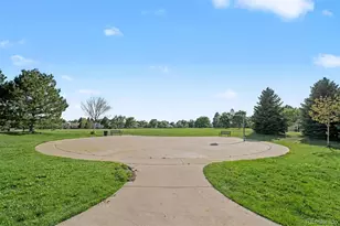 933 S Evanston Cir, Aurora, CO 80012 - Photo 15
