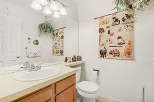933 S Evanston Cir, Aurora, CO 80012 - Photo 7
