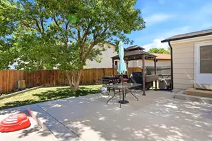 18870 E 16th Pl, Aurora, CO 80011 - Photo 35