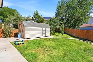 18870 E 16th Pl, Aurora, CO 80011 - Photo 37