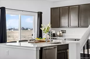 10271 Tucson St, Commerce City, CO 80022 - Photo 7