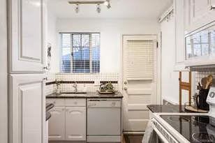 485 S Logan St, Denver, CO 80209 - Photo 9