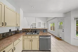 5561 E 117th Ave, Thornton, CO 80233 - Photo 13
