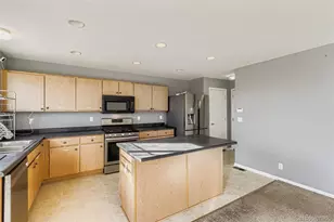 5528 Lewiston Ct, Denver, CO 80239 - Photo 3